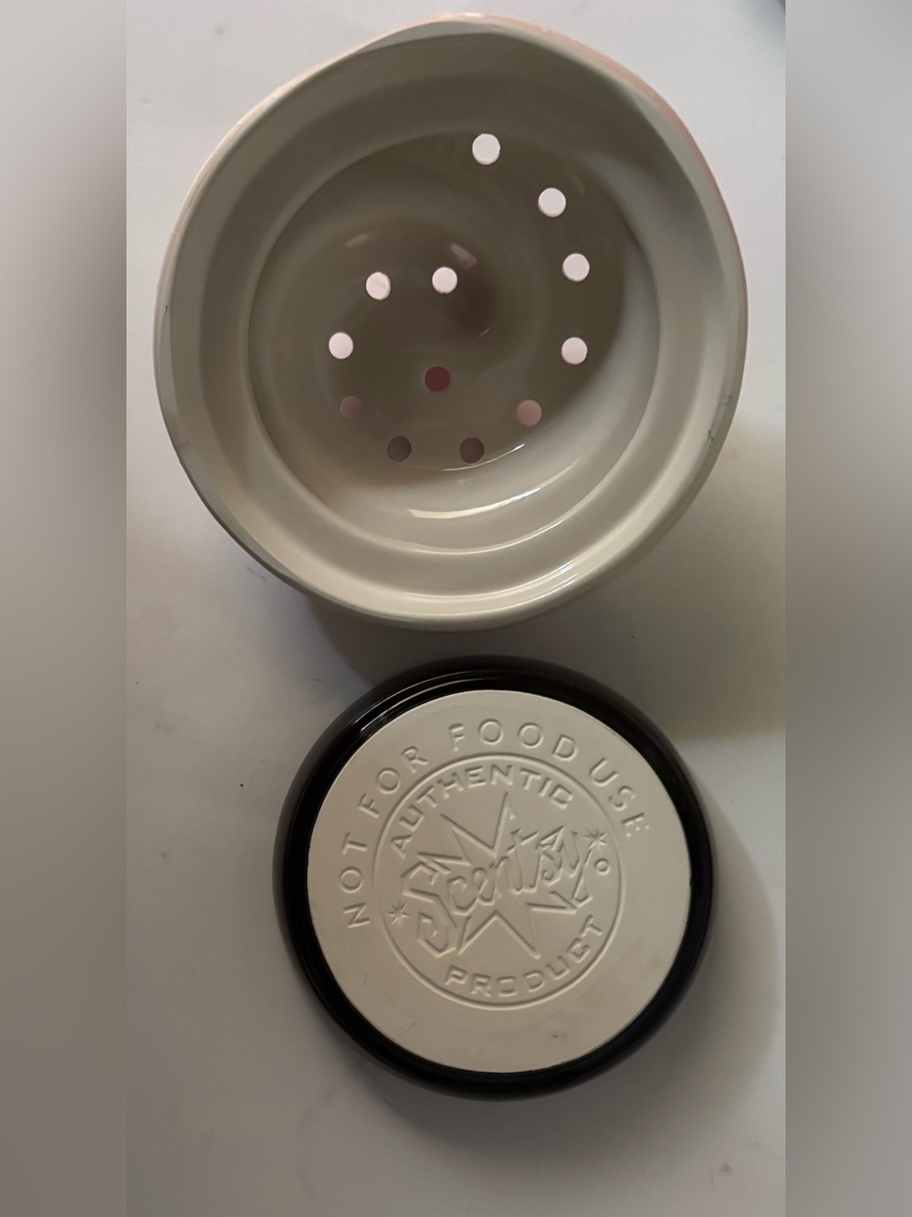 Scentsy cupcake warmer NEW NWT ceramic 3 piece retired - Picture 8 of 12